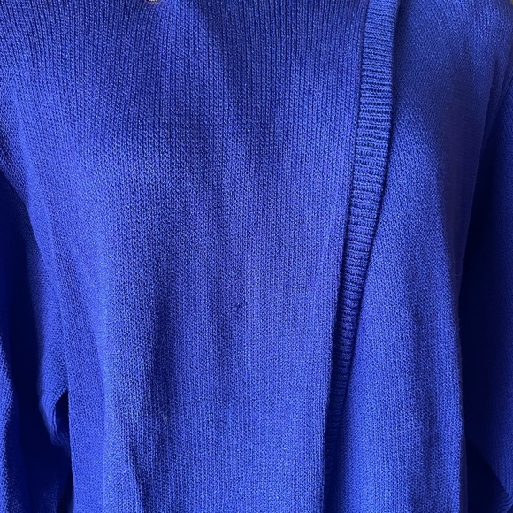 St. John two piece collection. Size says 14 but easy for a size 16. - Picture 5 of 8